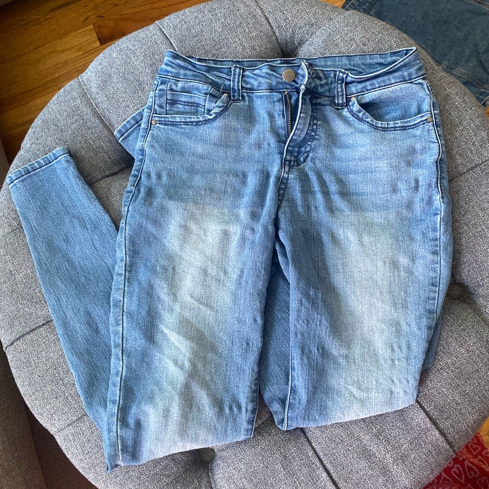 Light wash mid rise jeans